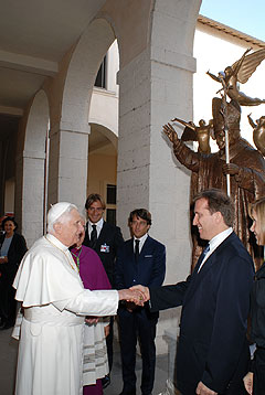 Mark meets Pope